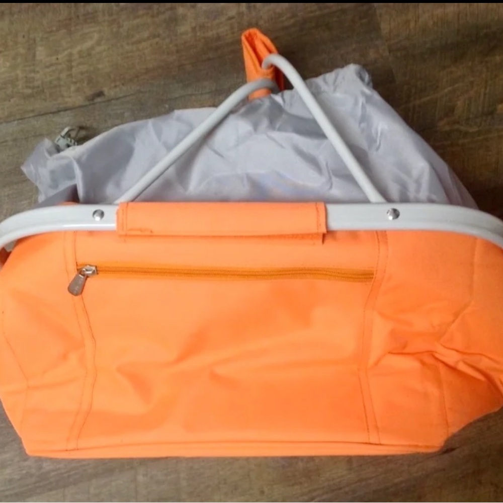 Picnic Time collapsible tote in orange